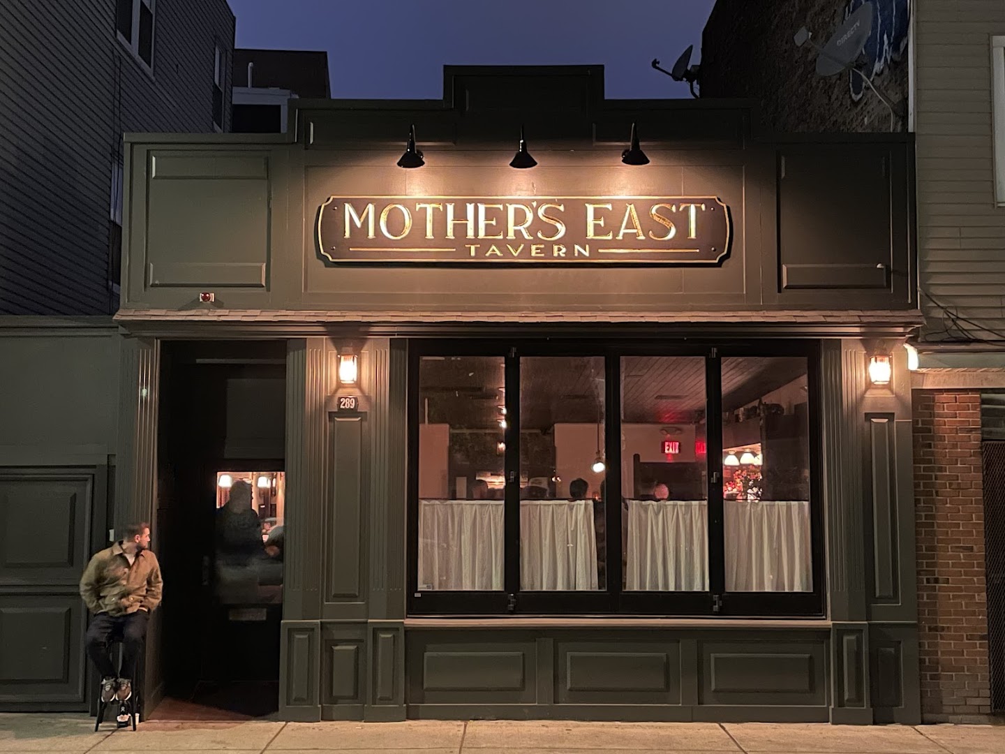 Mother's East Tavern: high quality exterior venue shot