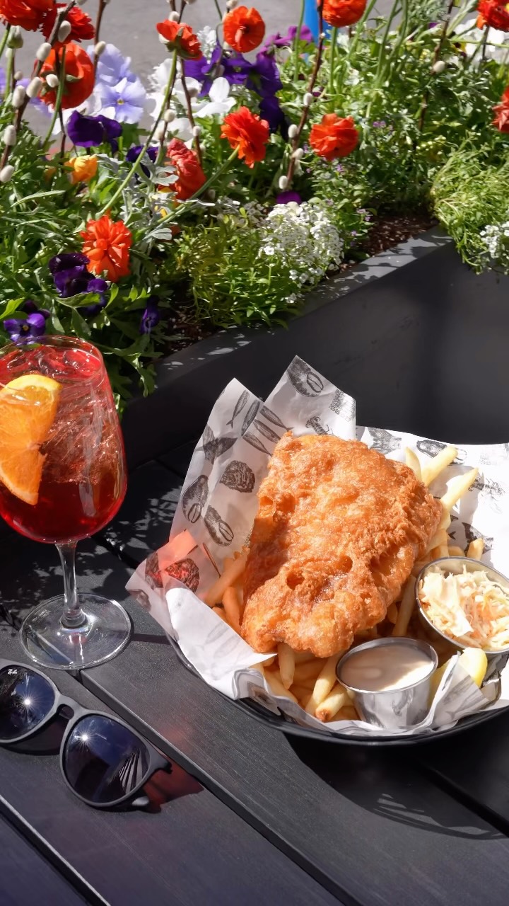 Row 34 Fenway: appetizing food and pleasant atmosphere