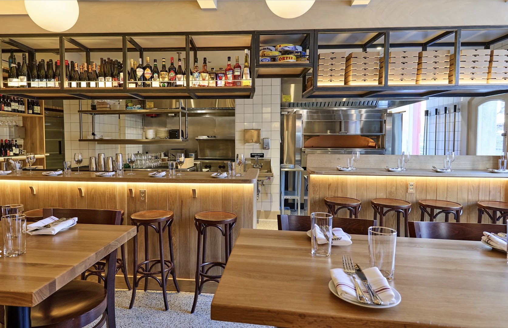 Willie's: professional interior shot of restaurant