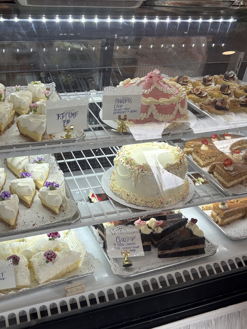 Annie Mae's Bakeshop: appetizing display of fresh pastries