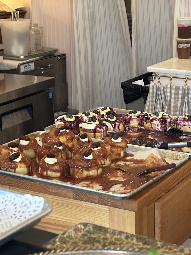 Annie Mae's Bakeshop: appetizing display of fresh pastries