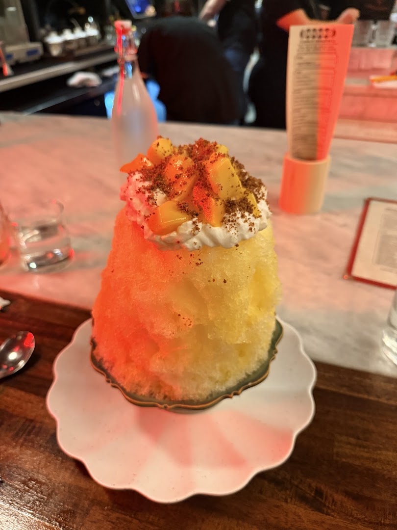 Bareo: appetizing photo of restaurant dessert