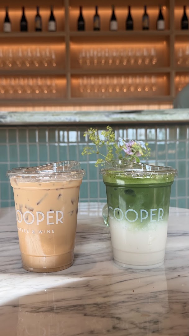 Cooper Coffee & Wine: high quality, professional product shot