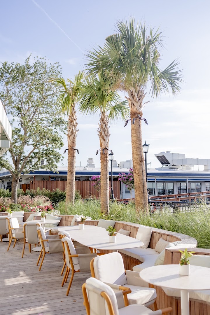 Cooper Coffee & Wine: beautiful, professional outdoor seating photo
