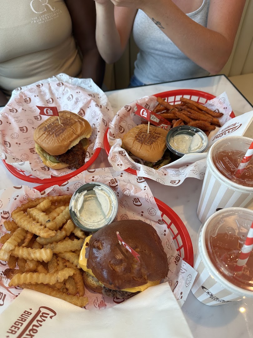 CurrentBurger: appetizing photo of restaurant food