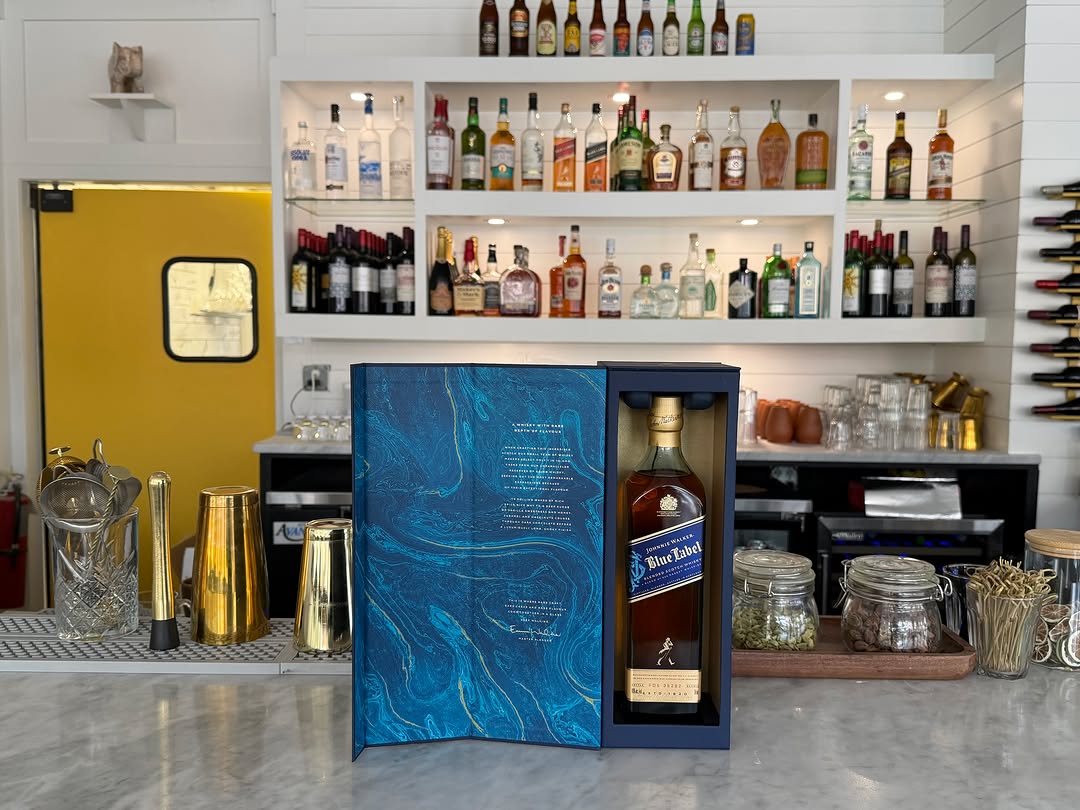 Curry Palace: professional photo of bar selection