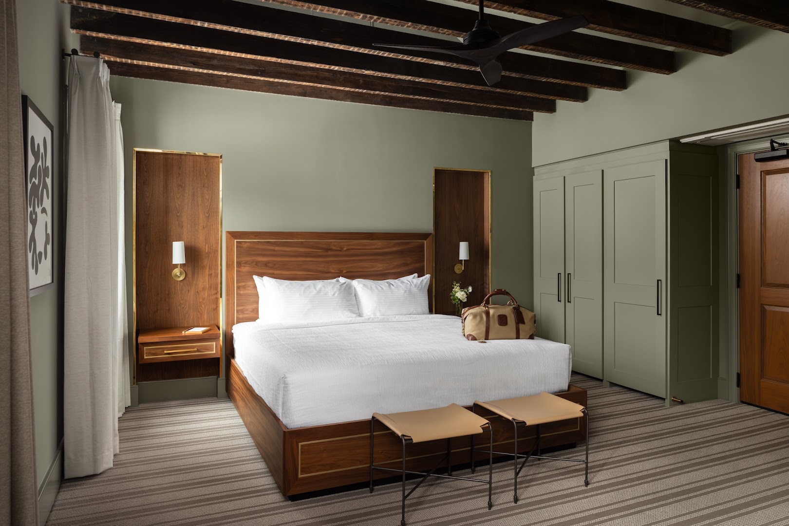 Hotel Richemont: professional high-quality hotel room photo