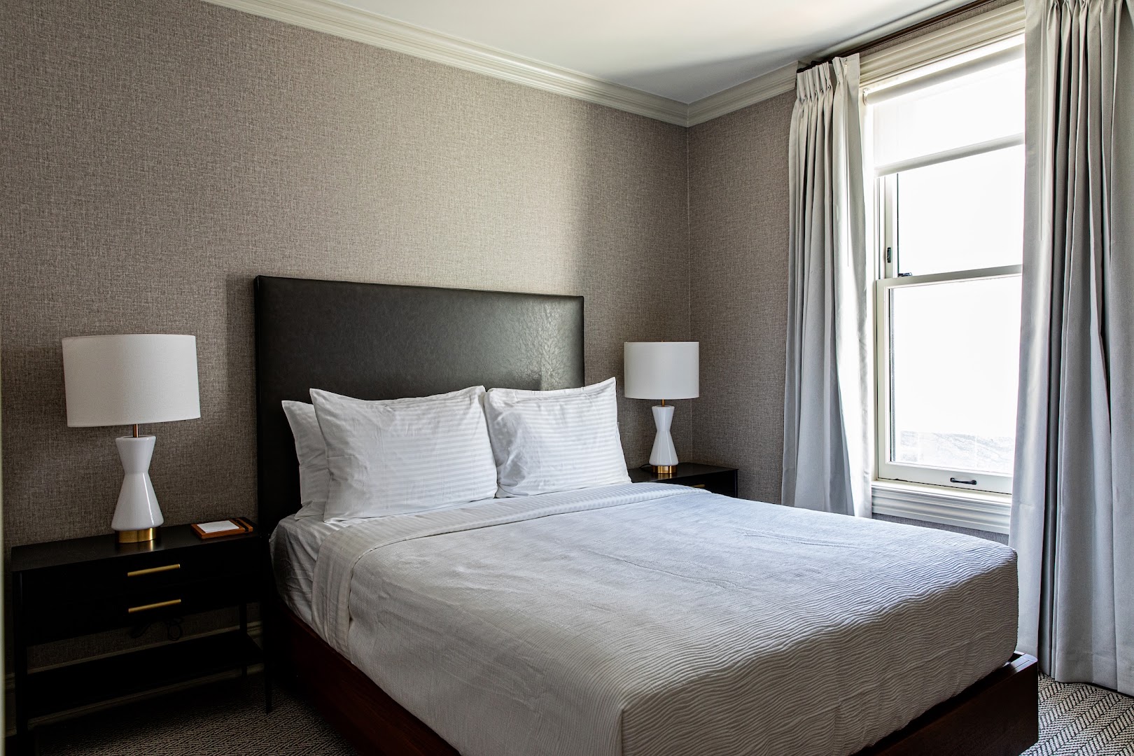 Hotel Richemont: professional photo of hotel room