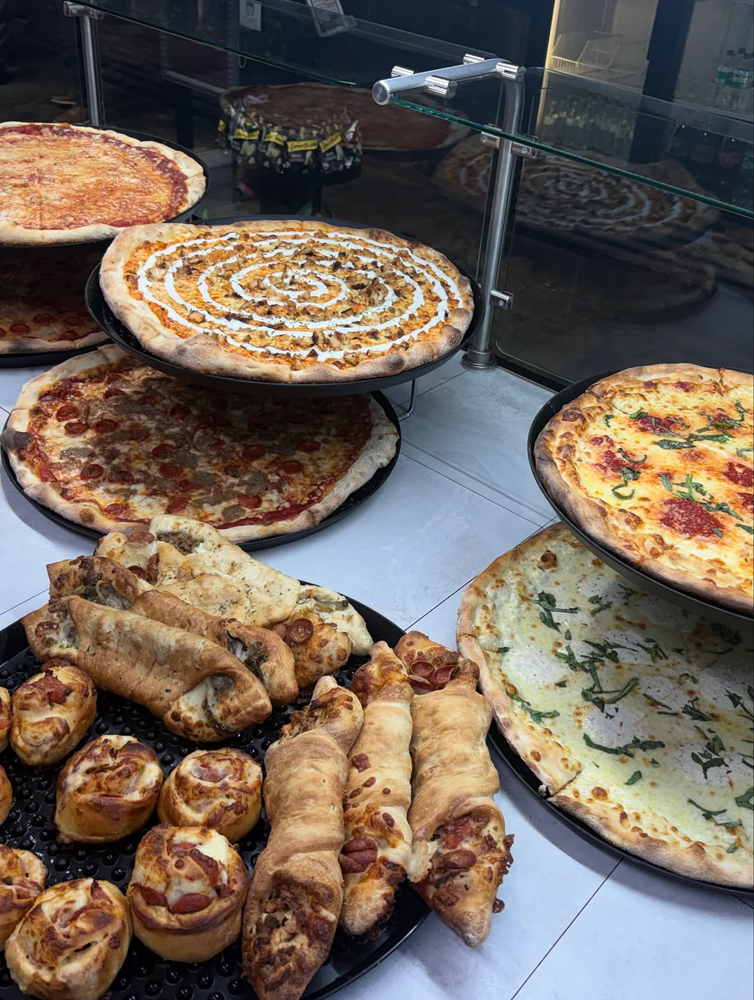 Pizza a Modo Mio & Cafe DI: appetizing display of restaurant food