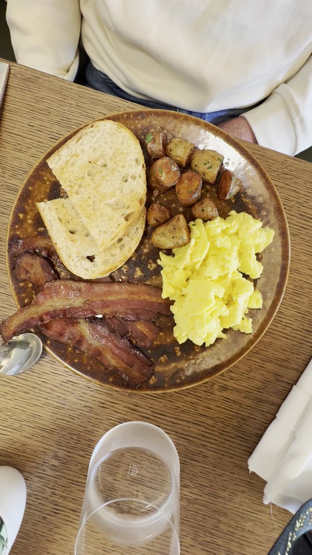 Terra: appetizing, clear photo of food