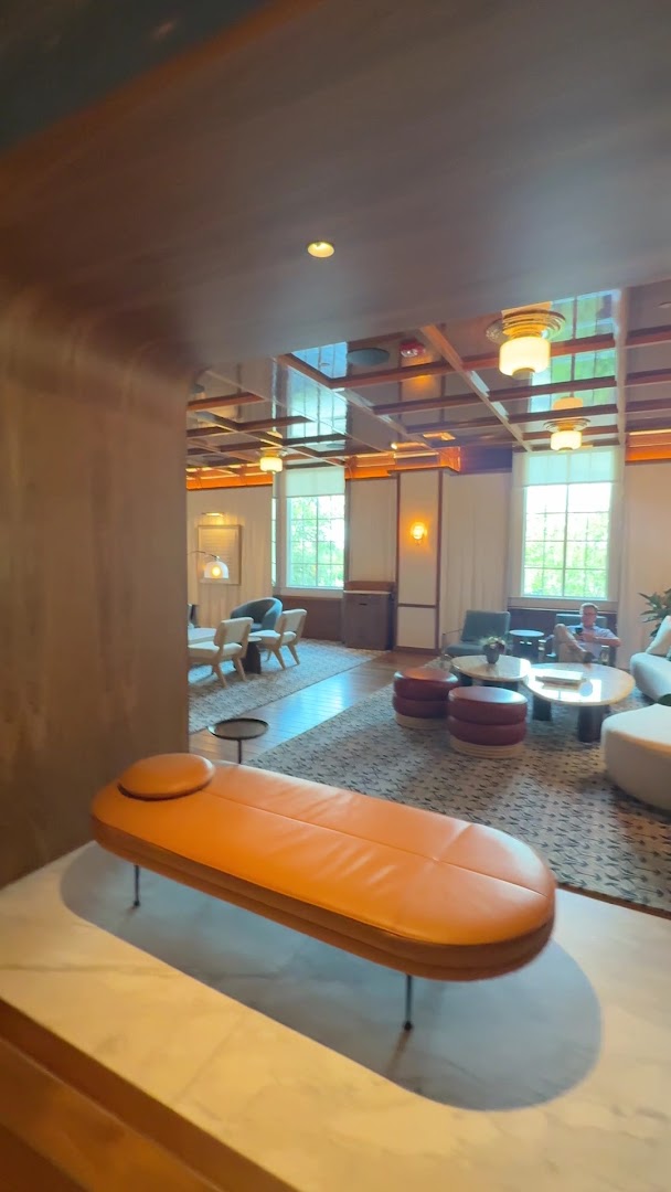The Cooper: high quality hotel lobby interior