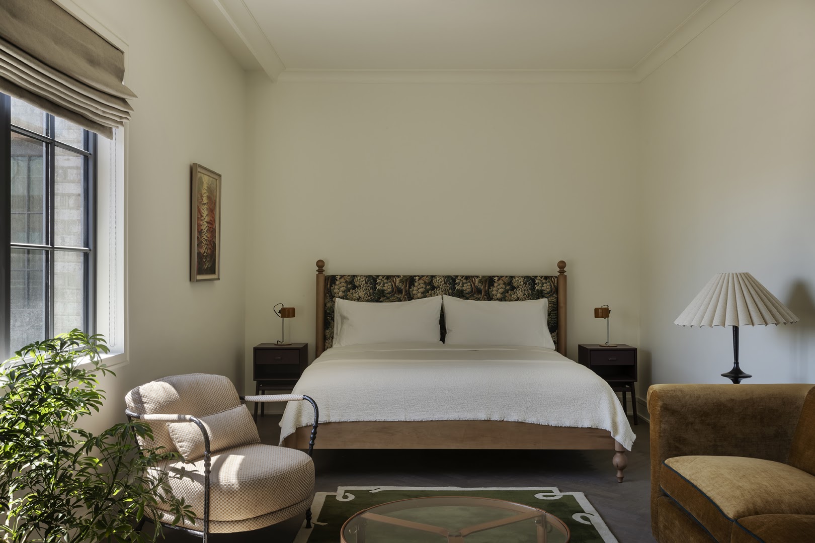 The Nickel Hotel: professional, high-quality hotel room photo