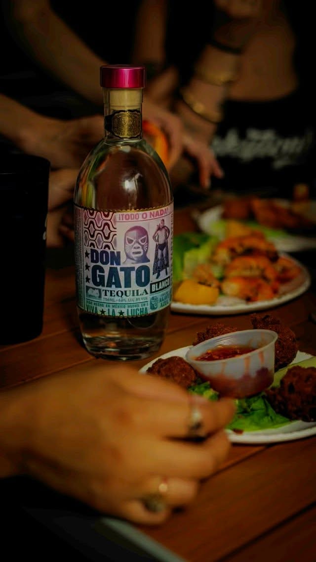 The Wreckfish Bar & Grill: appetizing food and drink atmosphere