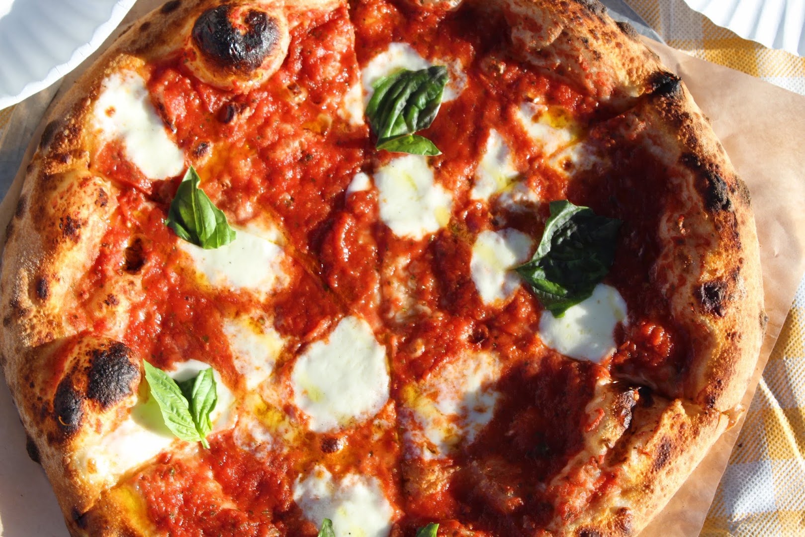 Timber Pizza Co.: appetizing, high-quality food photography