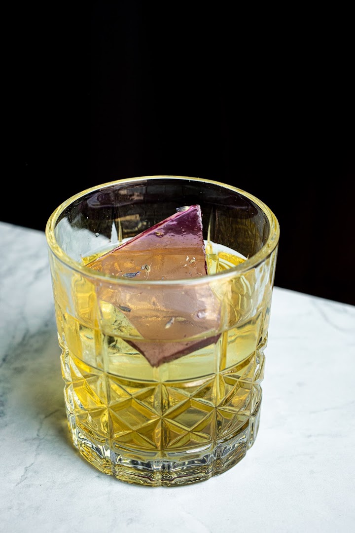 Two Bit Club: high quality professional cocktail photo