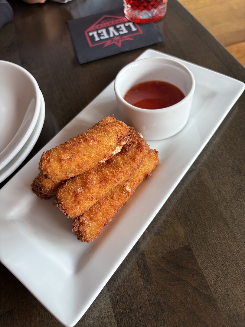 Level Sporting Club: appetizing photo of bar food