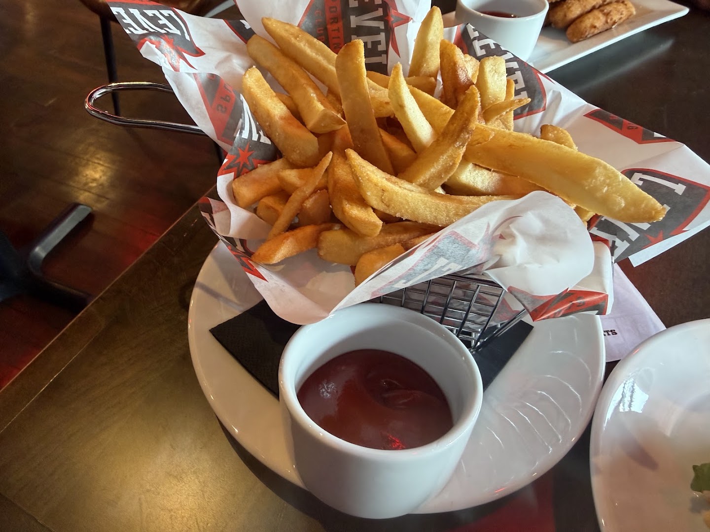 Level Sporting Club: appetizing photo of bar food