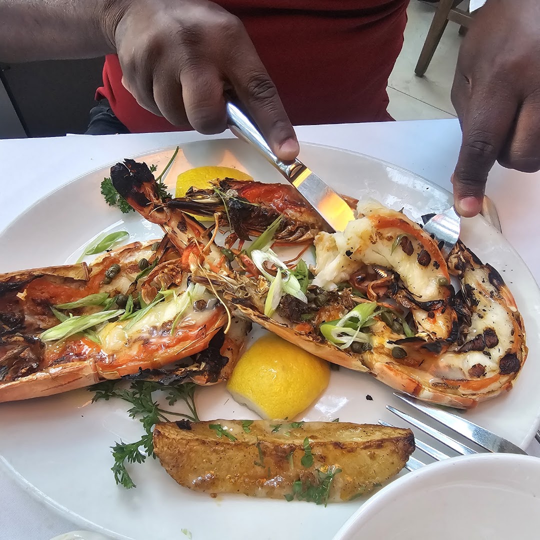 Avra: appetizing photo of restaurant food