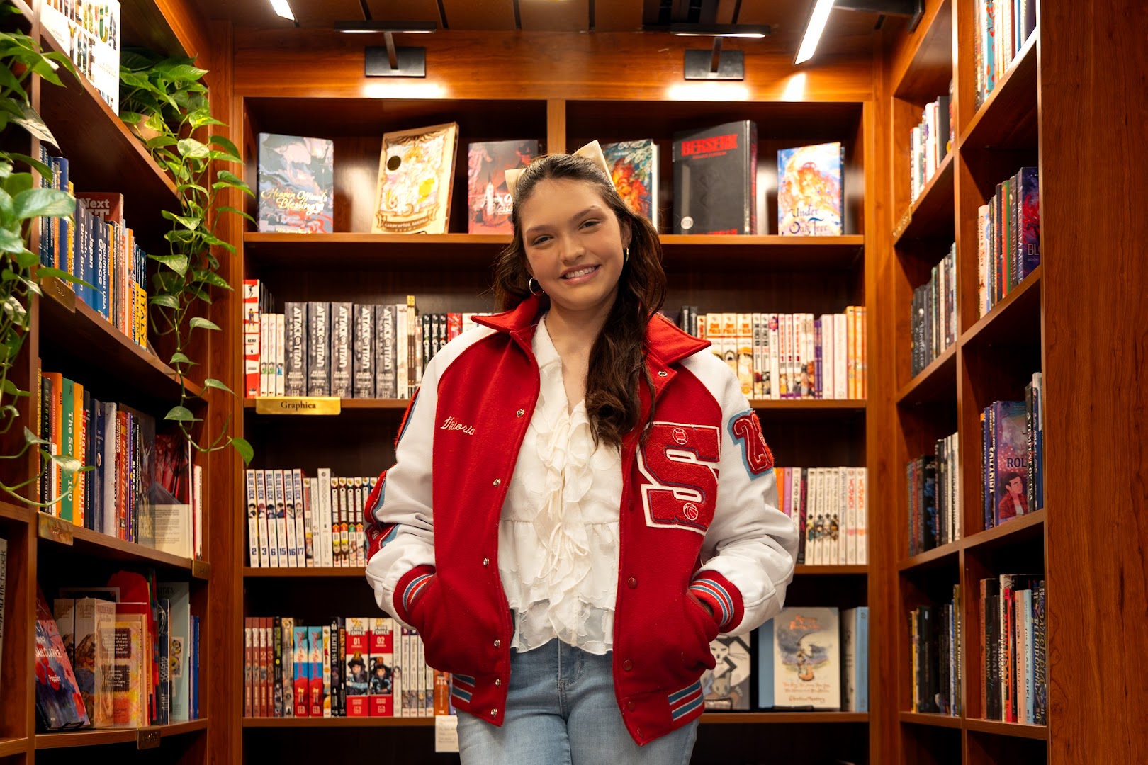 Bird's Bookstore: professional photo showing bookstore atmosphere