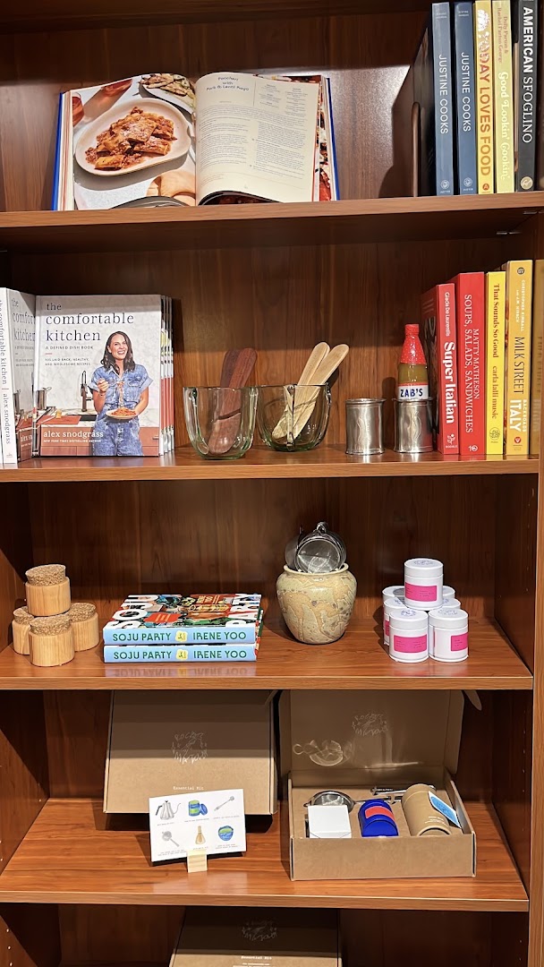 Bird's Bookstore: clear display of shop products