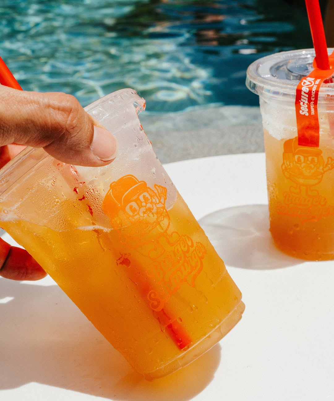 Burger Schmurger: appealing photo of restaurant drinks
