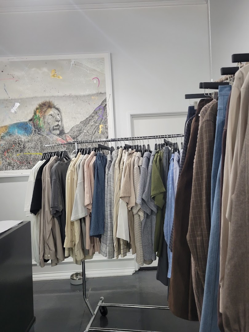 Cypress Clothiers: clear display of shop products