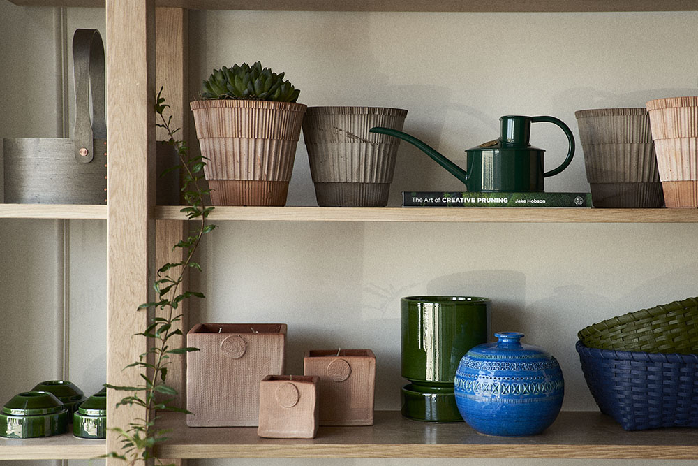 KD Biel: high quality product display photo