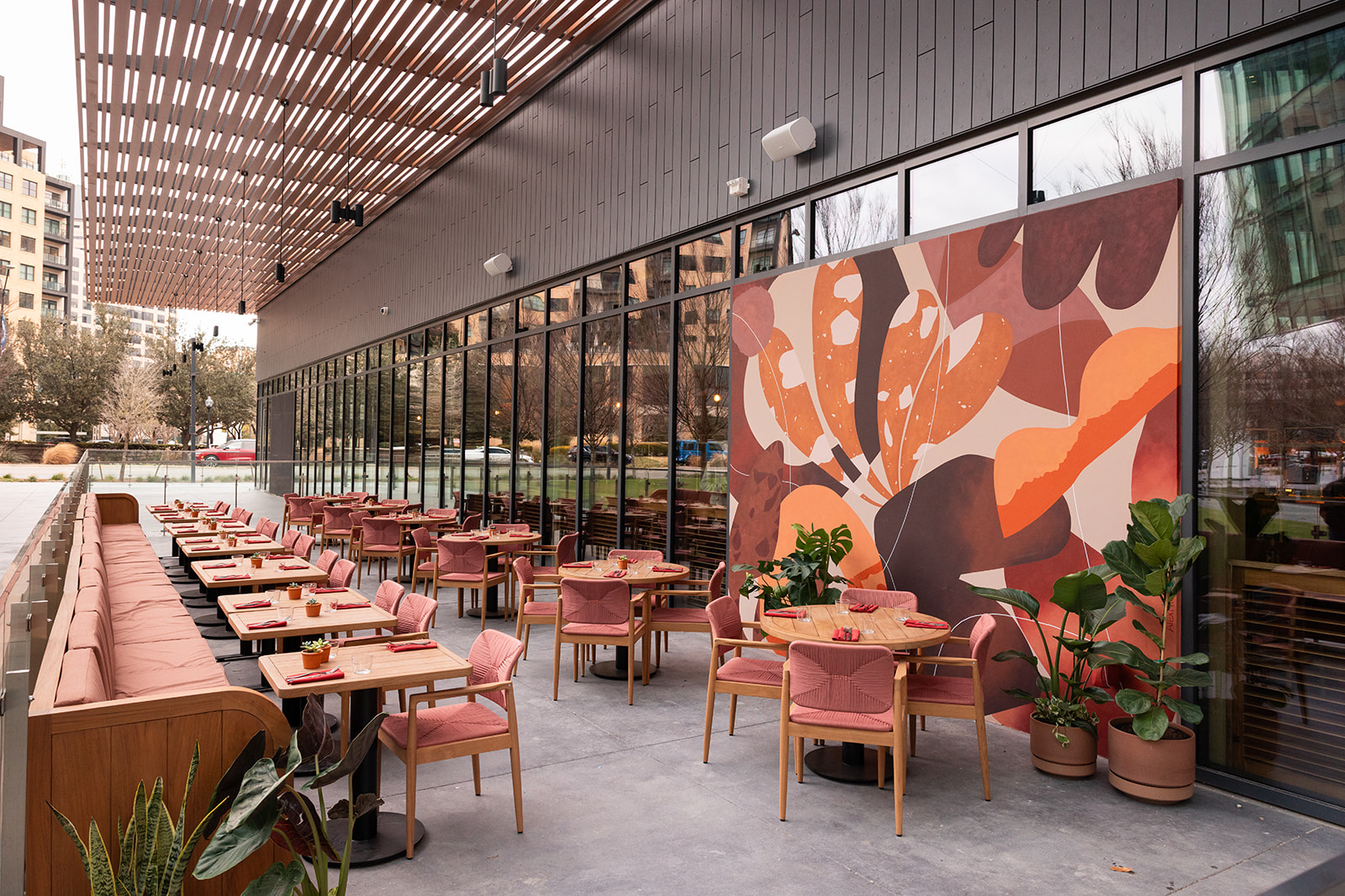 Little Ruby's: attractive, professional outdoor seating photo