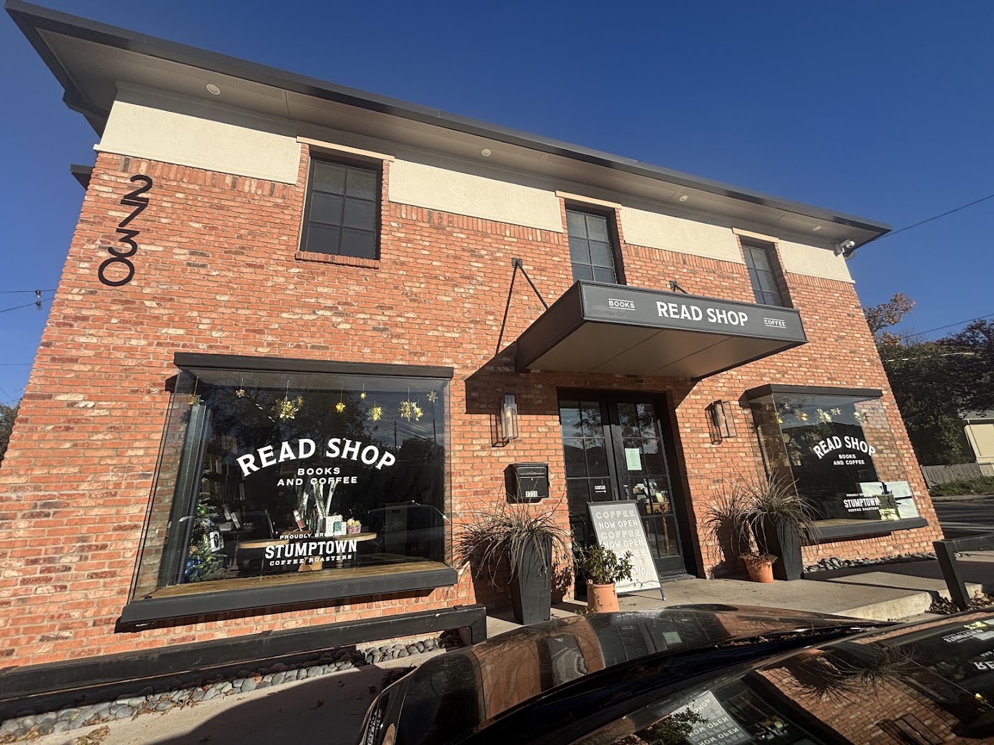 Read Shop: clear, professional exterior shop photo