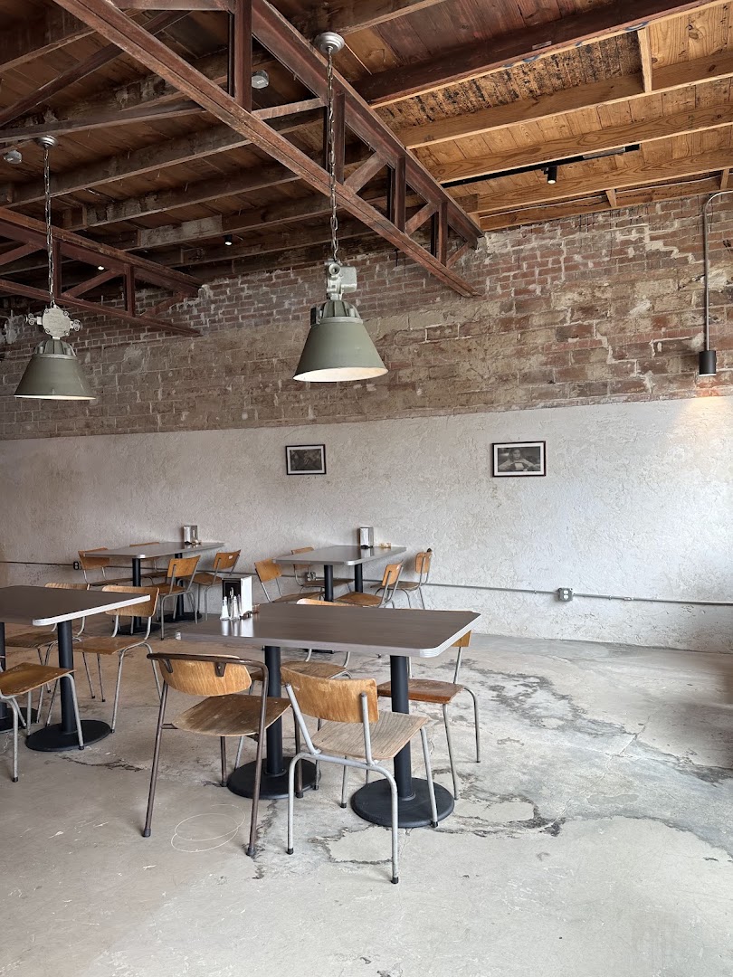 Seegars Deli: clear photo of venue interior