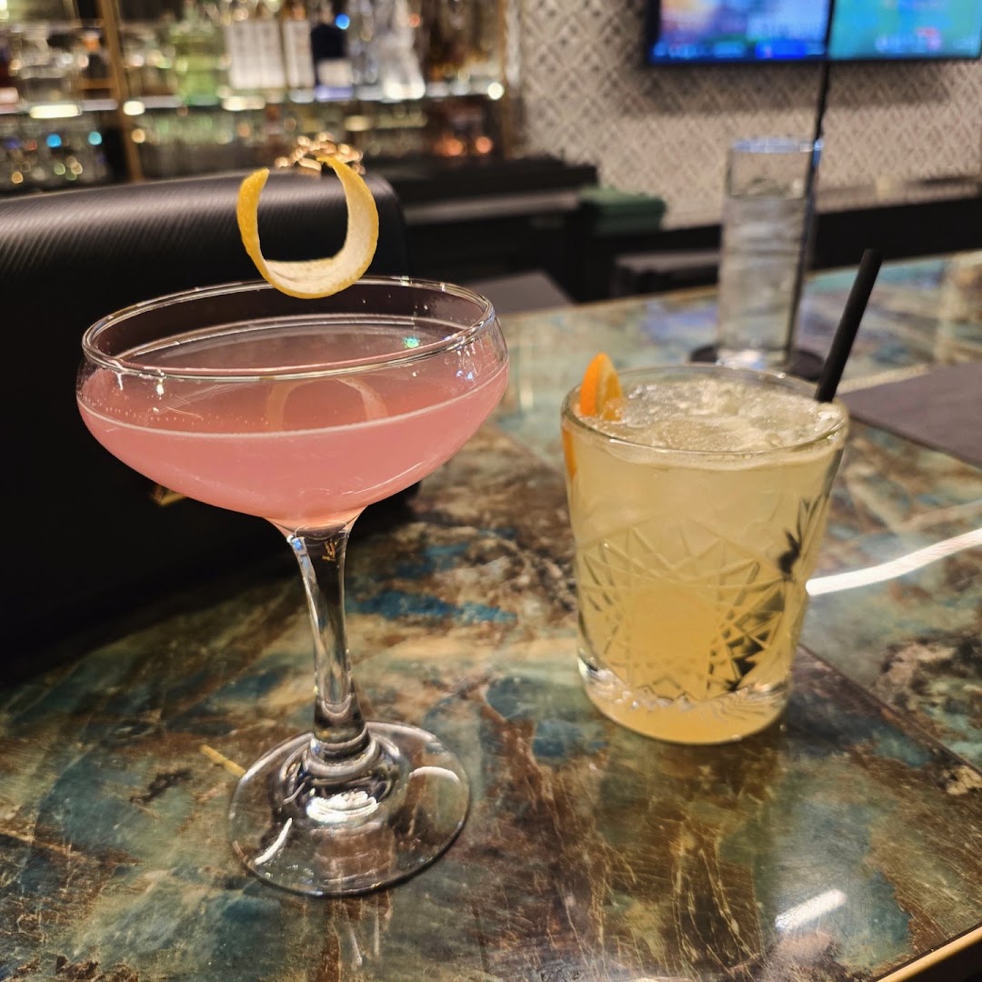 Winsome Prime: high quality photo of cocktails