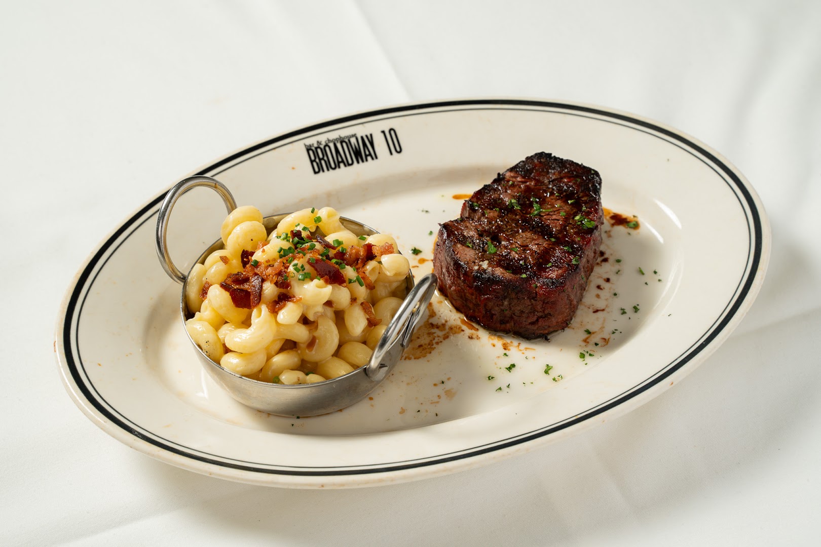Broadway 10 Bar & Chophouse: professional, high-quality food photography