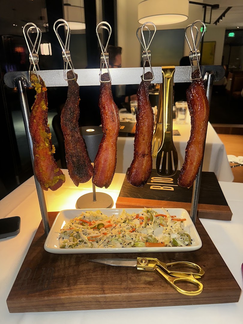 Broadway 10 Bar & Chophouse: appetizing, professional food presentation