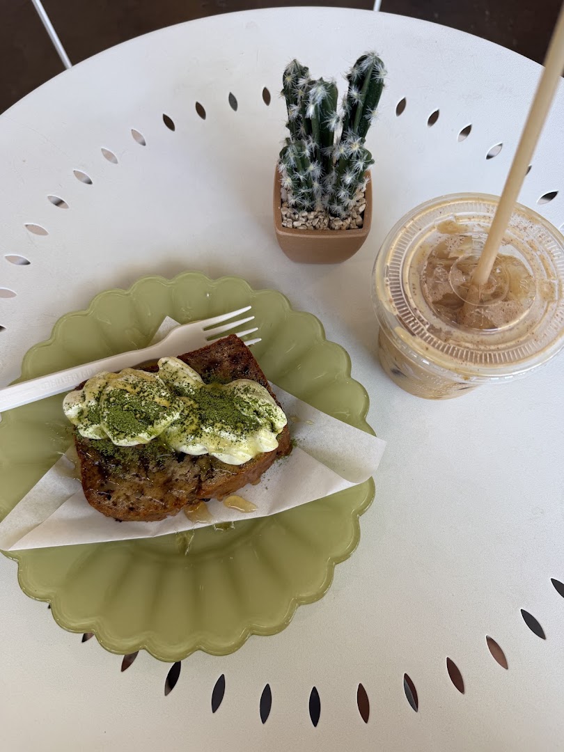 Blanc Nook Cafe: appealing food and drink presentation