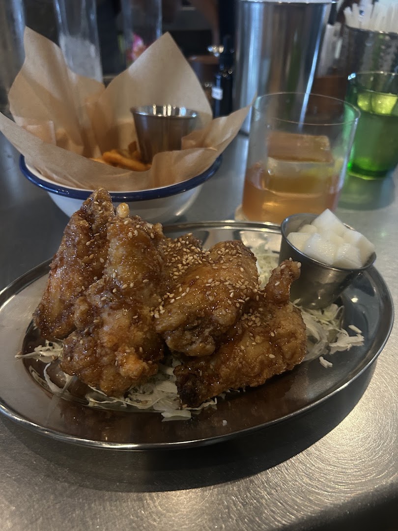 Pigeonhole: appetizing photo of bar food