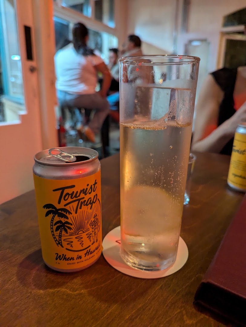 Pigeonhole: clear shot of bar drinks