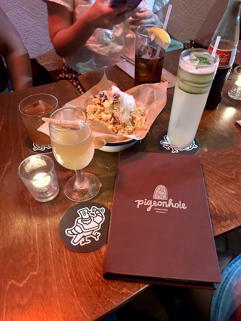 Pigeonhole: appetizing food and drink presentation
