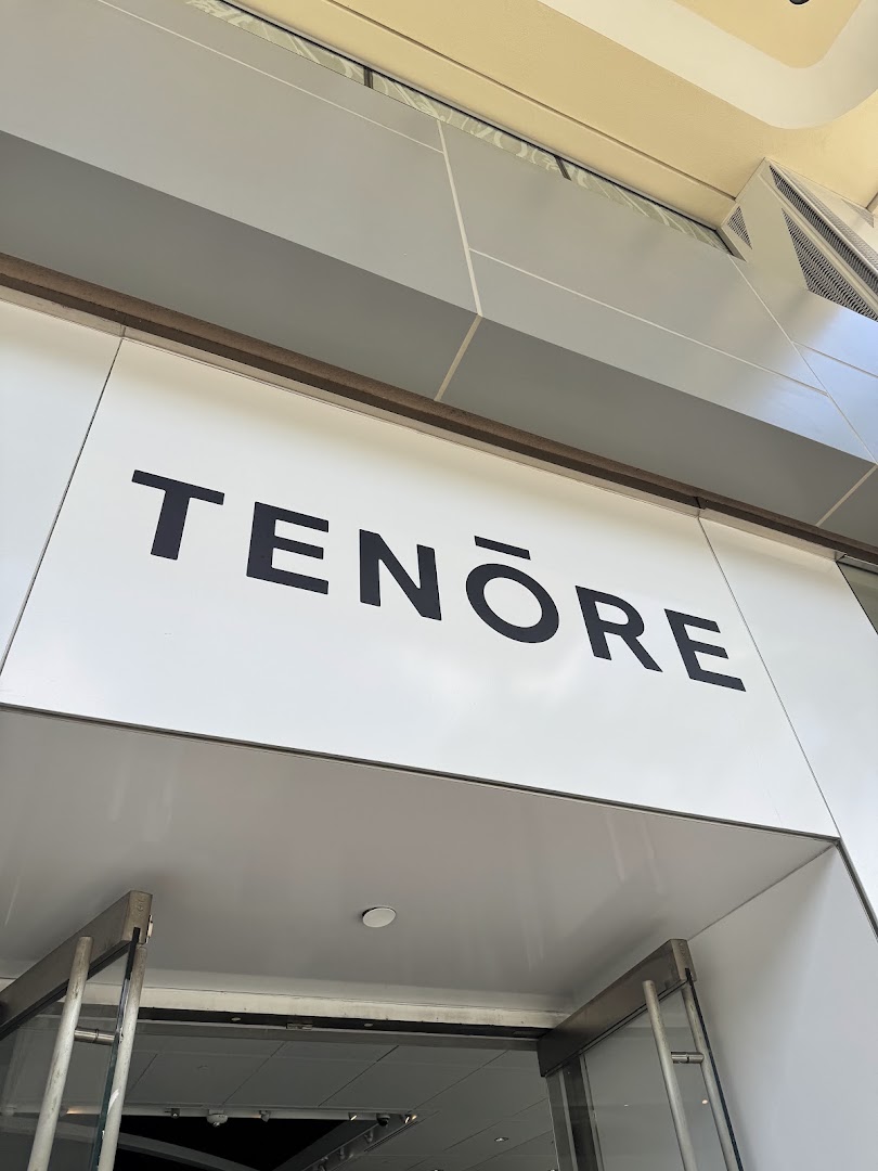 Tenore Waikiki: clear photo of shop signage