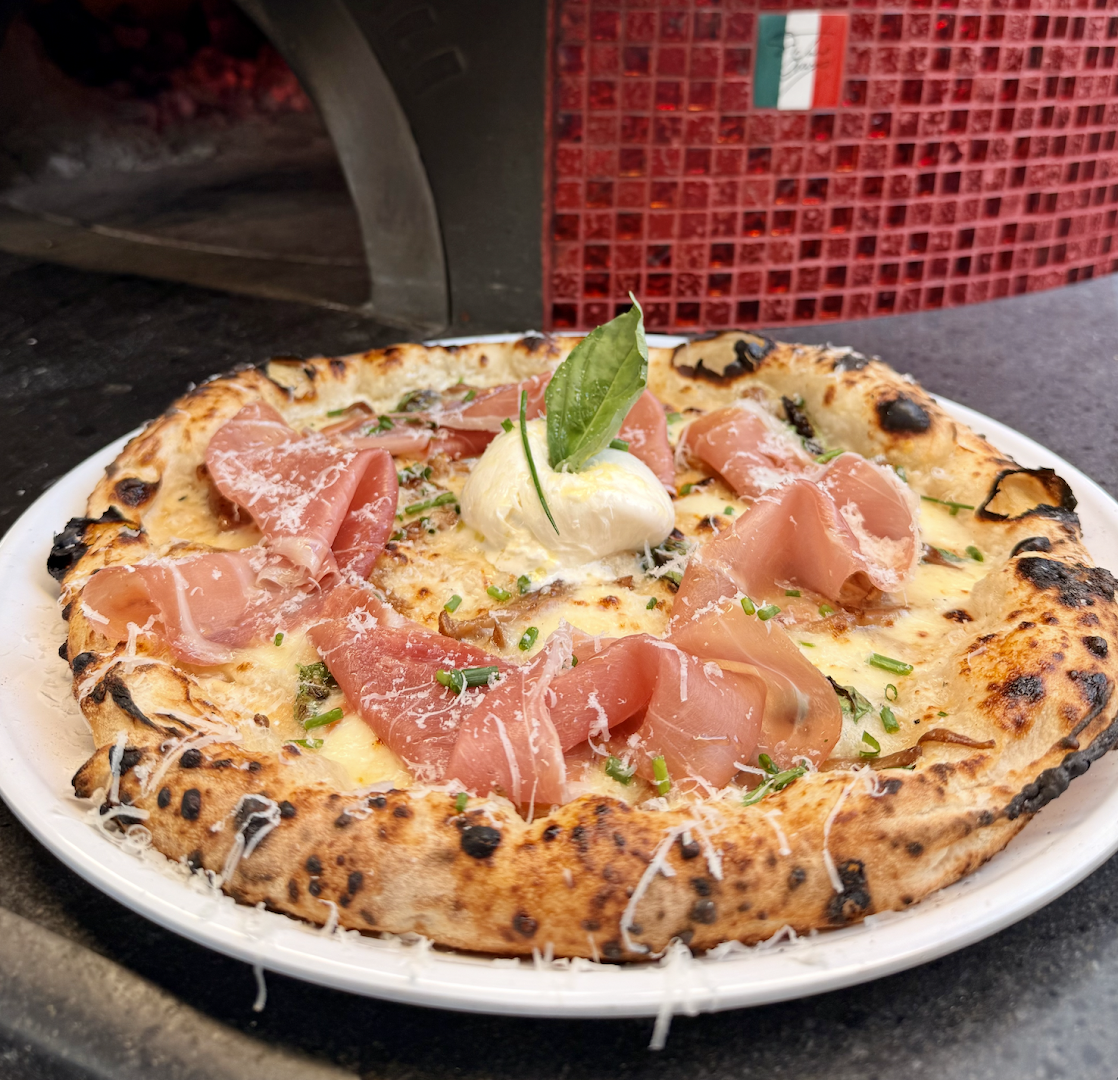 Zucchi Pizza: appetizing, high-quality food photography