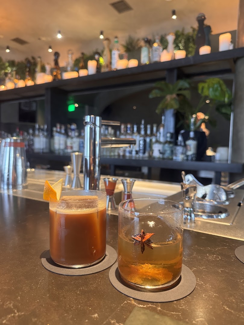 1111: high quality bar drink photo