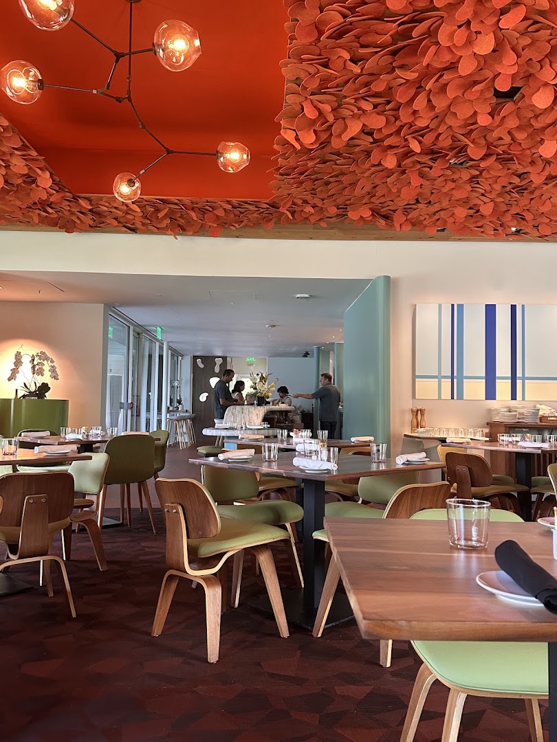 Chrôma: attractive interior and inviting atmosphere