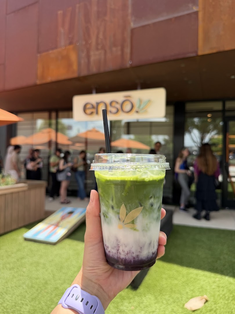 ensō matcha: appealing product shot at venue