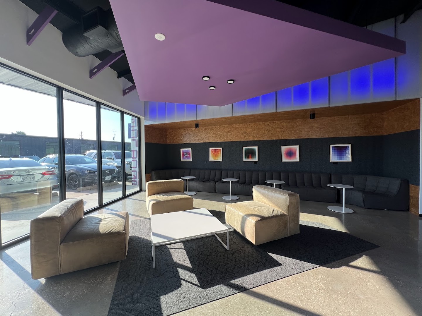 Lil' Koffeteria: clear, professional interior atmosphere shot