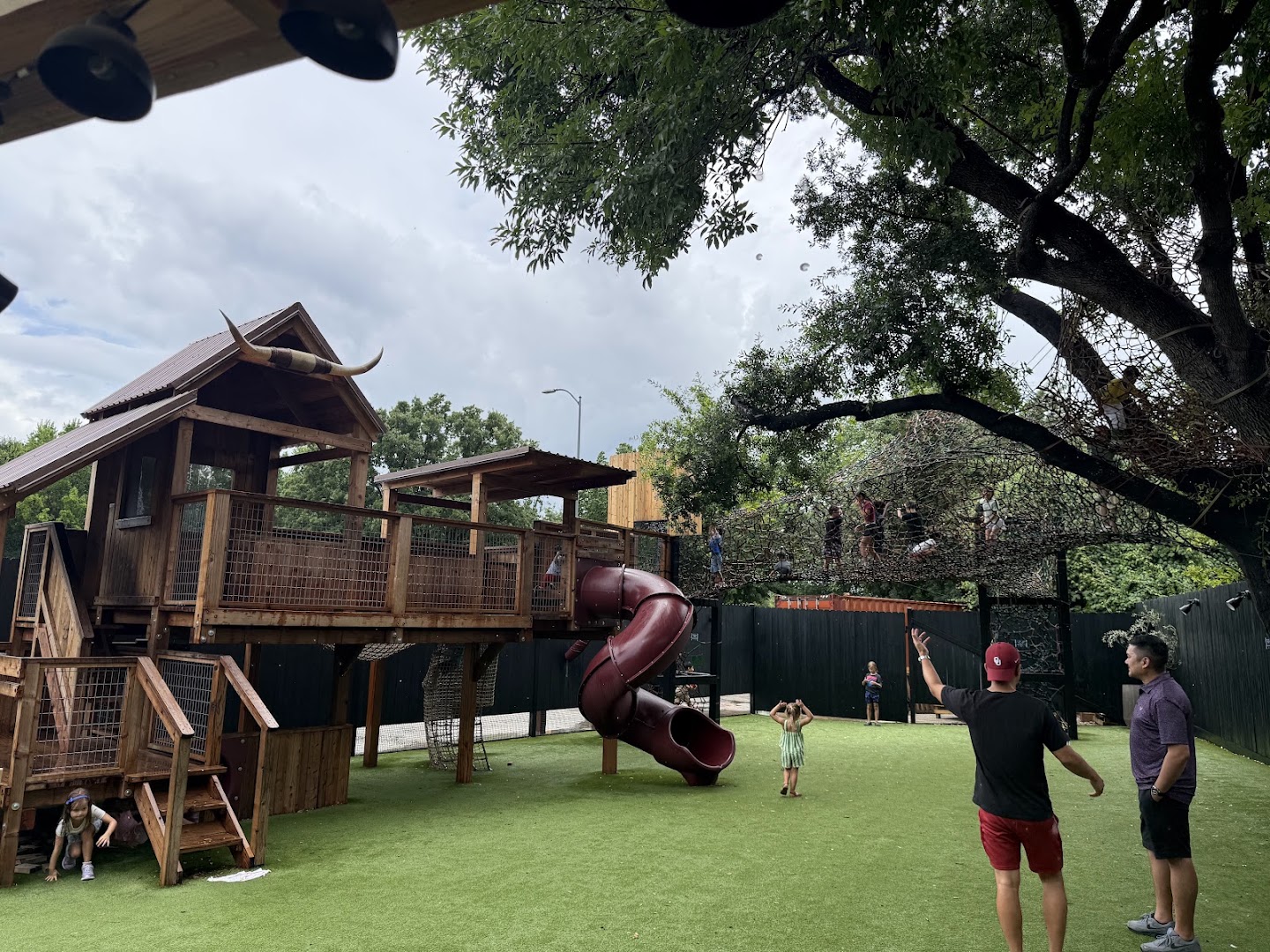Long Weekend: venue atmosphere and amenities