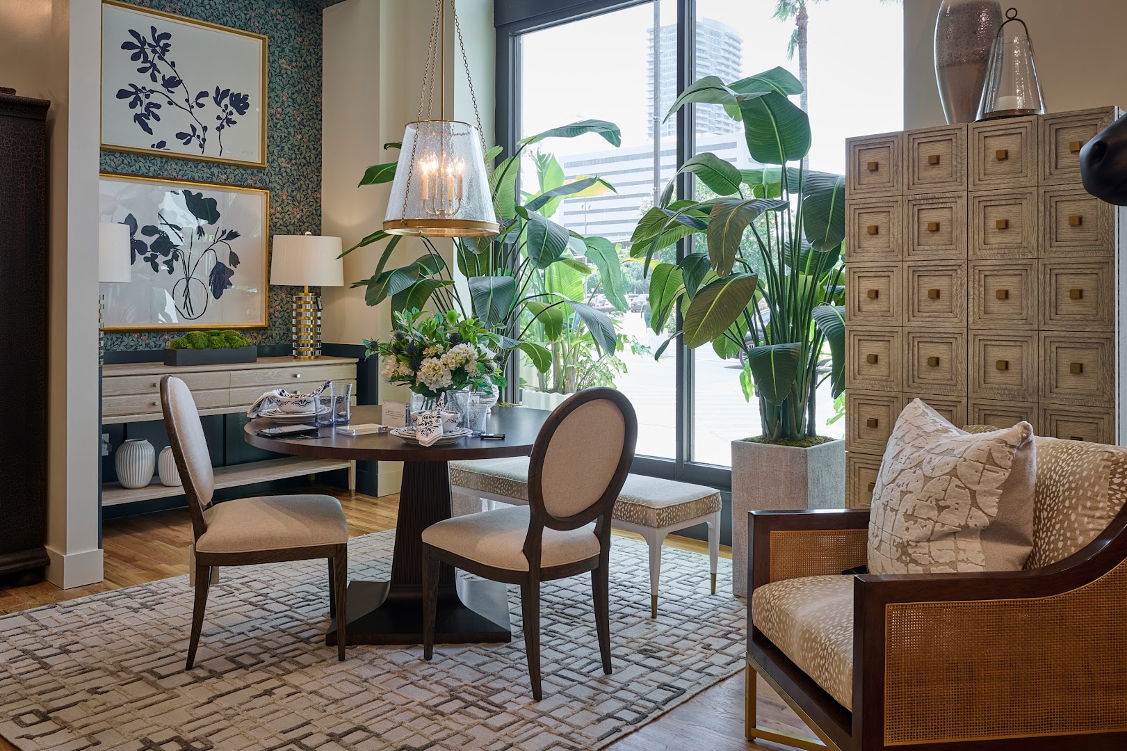 Perigold: high quality interior product display