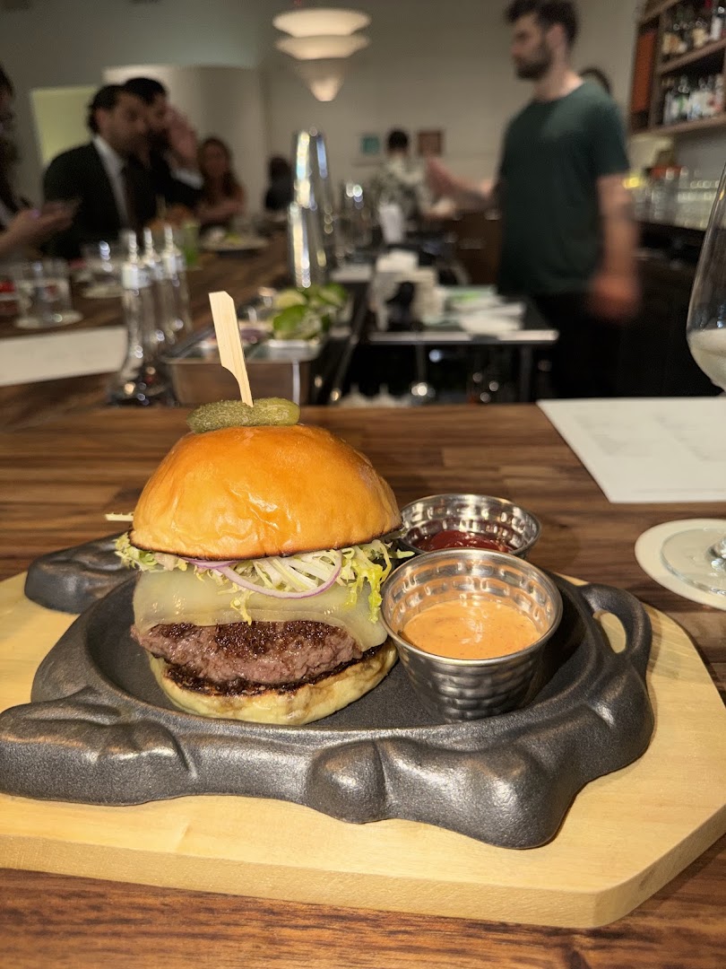 Toga: appetizing food photo in setting