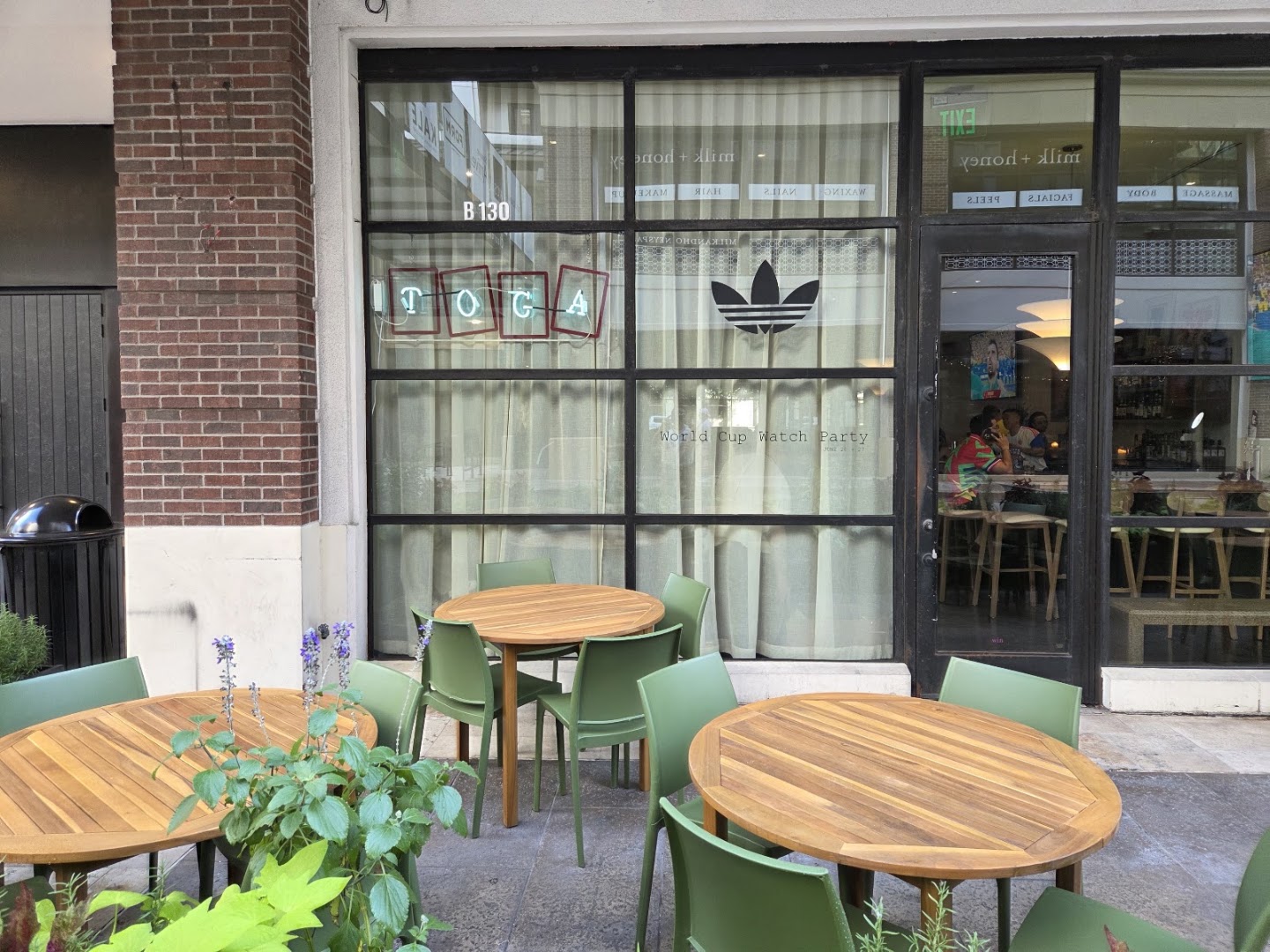 Toga: clear photo of restaurant exterior