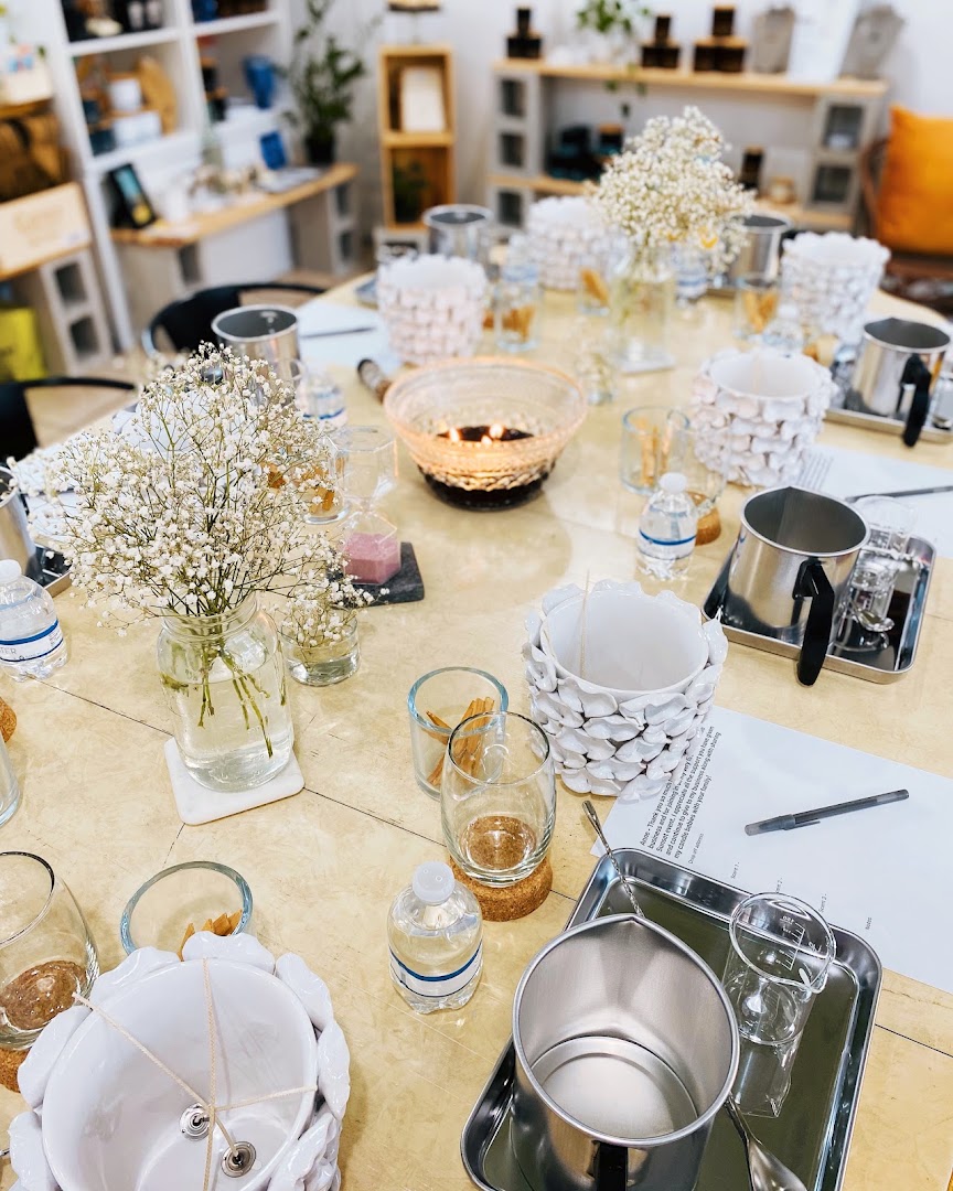 Bella Laine: workshop atmosphere and products