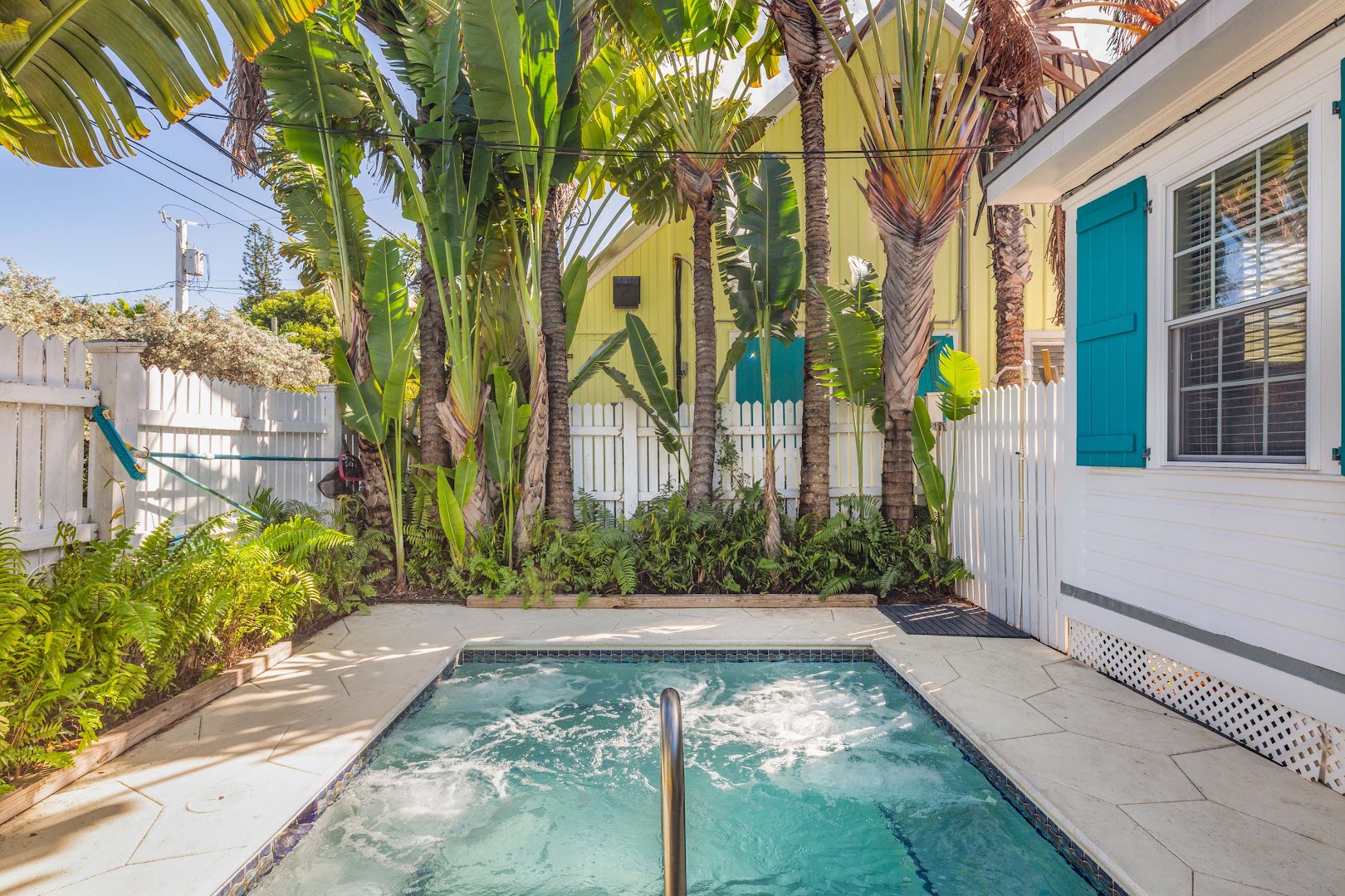 Kona Kai Oasis: attractive, high-quality hotel pool area