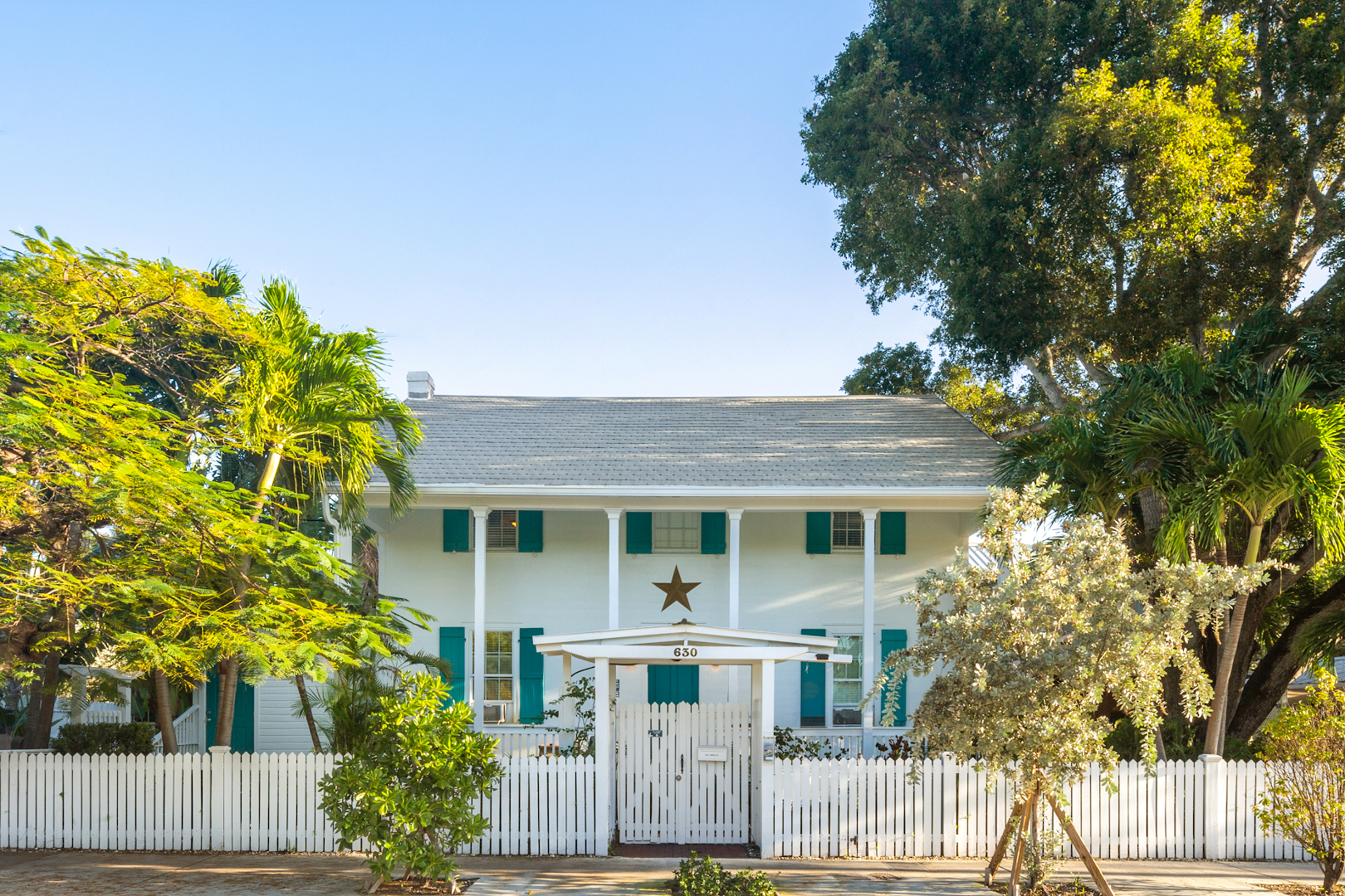 Kona Kai Oasis: clear, professional exterior hotel photo